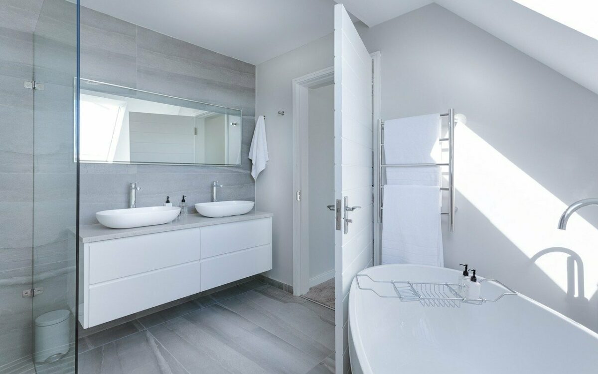 Modern minimalist bathroom 3115450 1280 Modern minimalist bathroom 3115450 1280